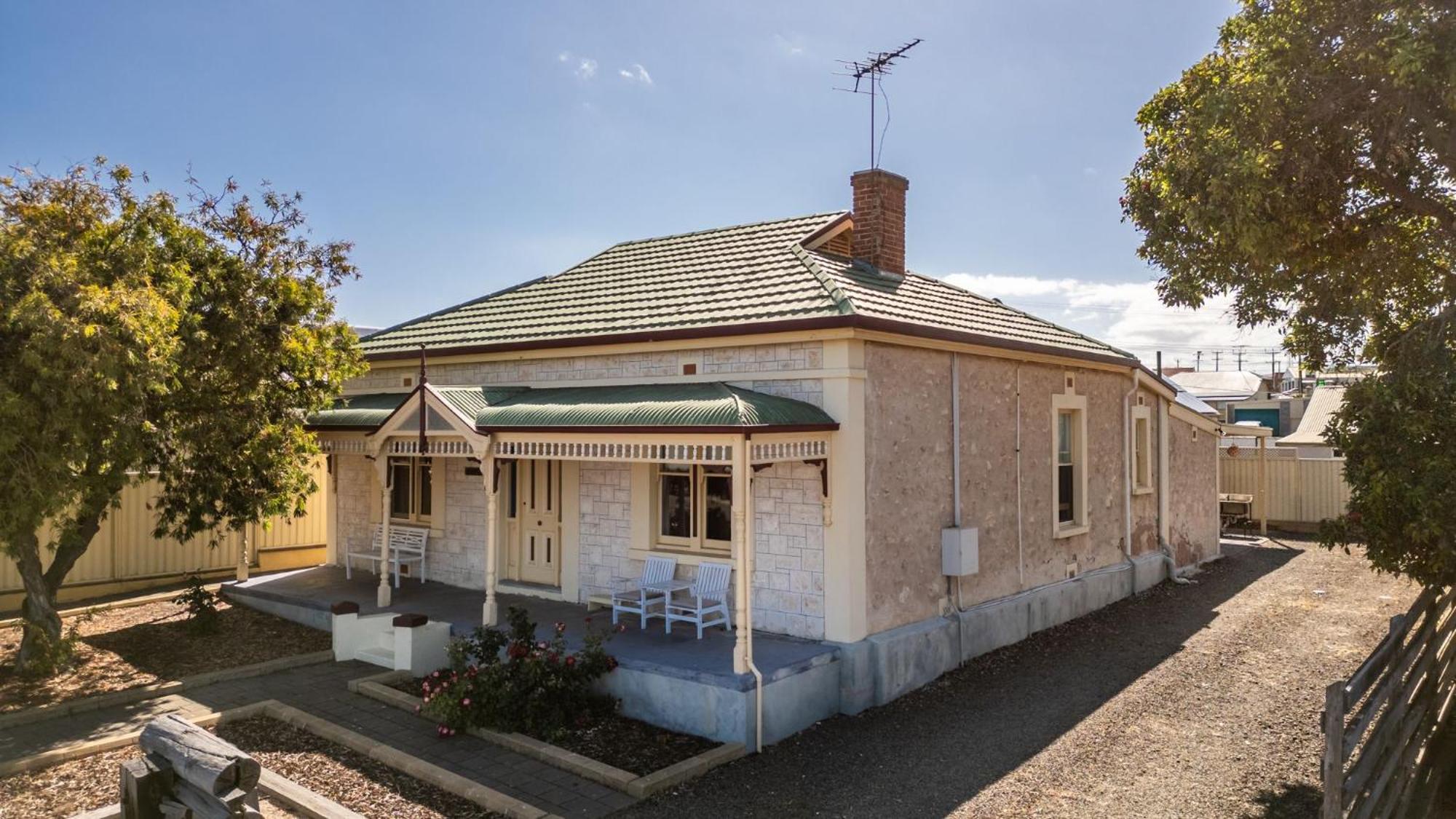 Armadale House - Kingscote Villa Buitenkant foto